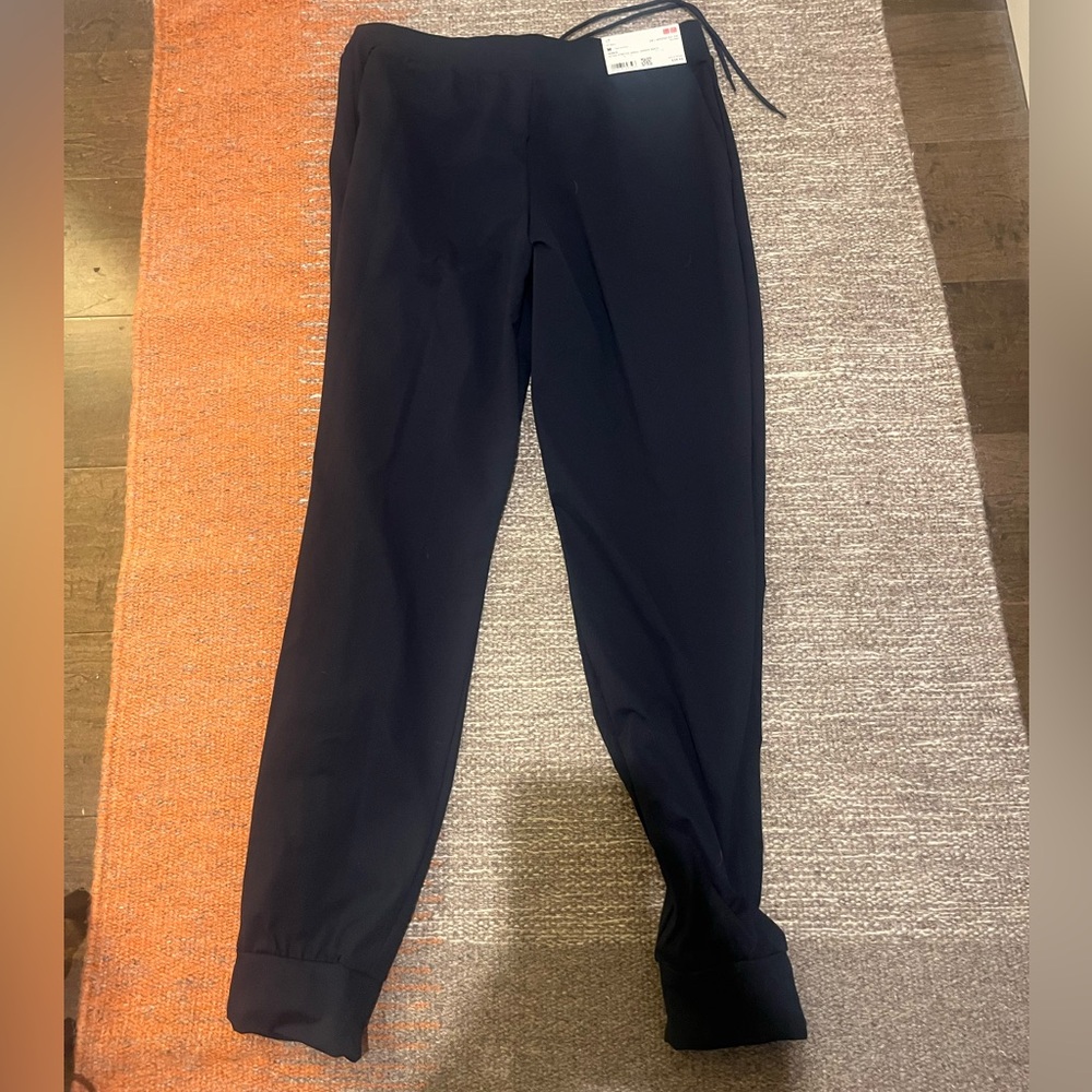 Uniqlo Jogger Pant in Navy NWT